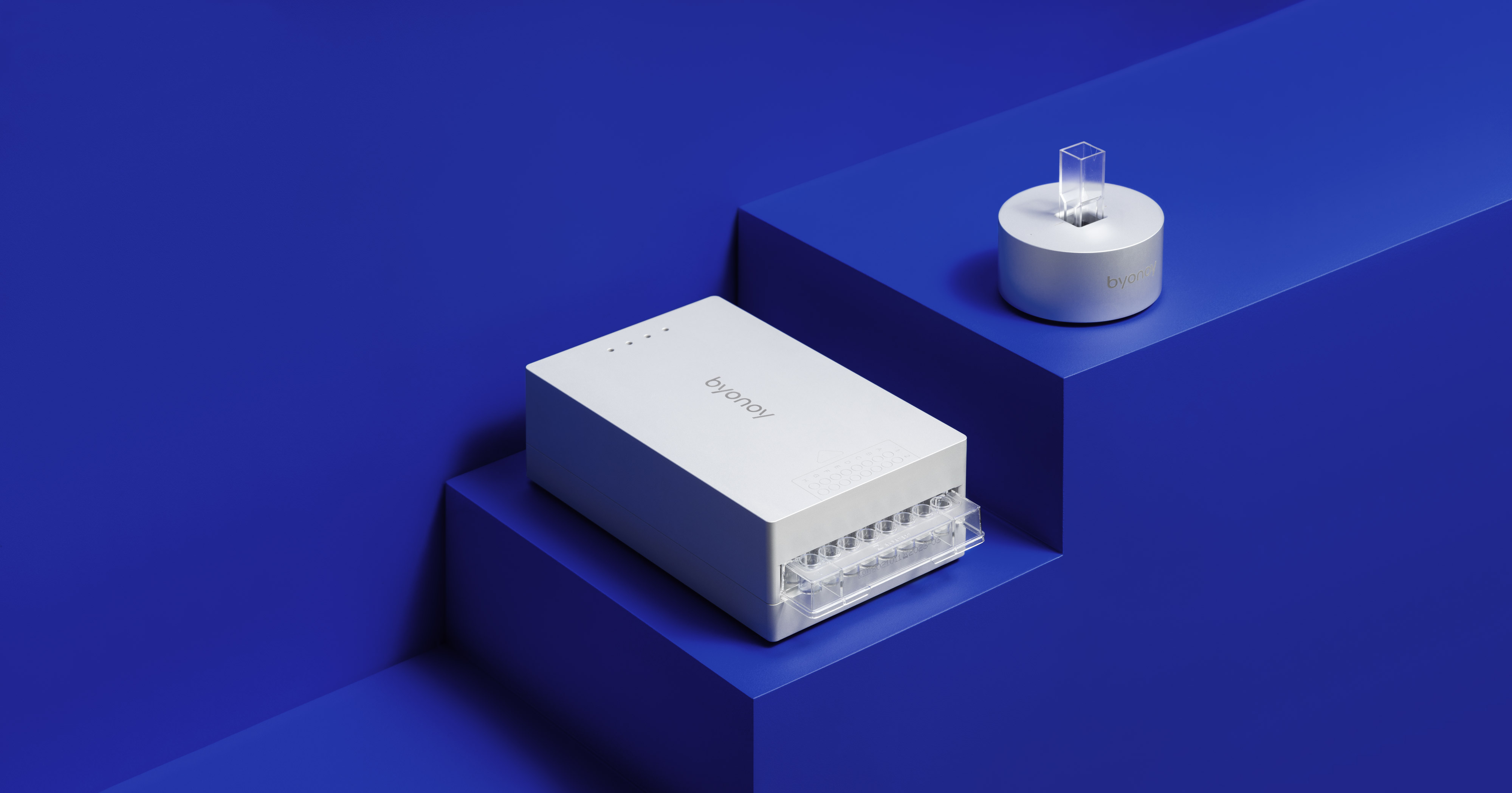 Two Readers, a Singular User Experience Absorbance One Byonoy